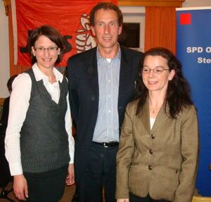 Prof. Dr. Julian Nida-Rümelin mit Kerstin Schanzer (r.) und Anja König (l.)