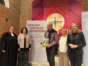 Pfarrerin Veronika Mavridis, Ruth Müller, MdL, Andreas Wittner (Kurator), Karin Hagendorn, Dekanin Dr. Nina Lubomierski